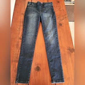 Pull on KanCan skinny jean